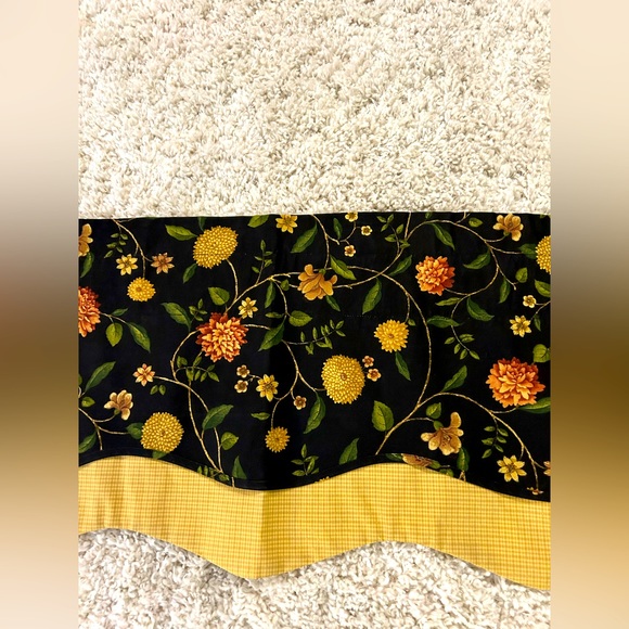 Custom Made Waverly Floral Material Window Valance Scolloped Edge - Picture 4 of 7